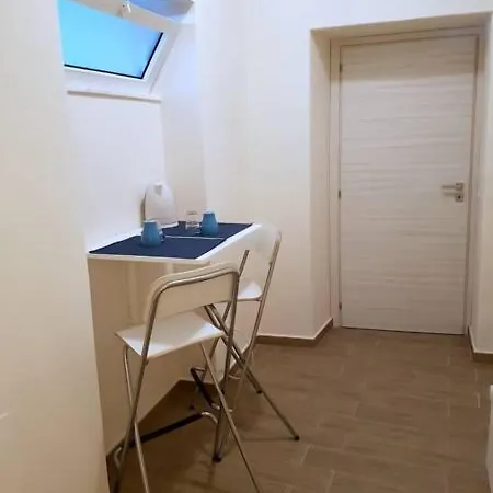 فندق مبيت وإفطار Apartcity نابولي